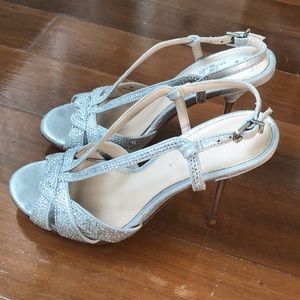 Pelle Moda sandals size 5